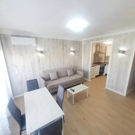 Apartamento Familiar / Piscina / Zona Tranquila Lejlighed