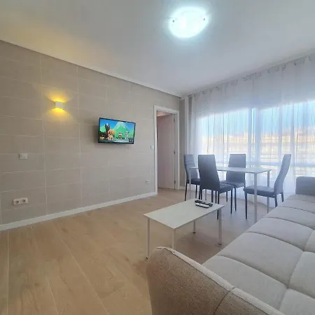 Apartamento Familiar / Piscina / Zona Tranquila *