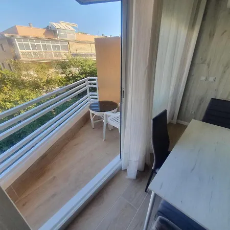 Apartamento Familiar / Piscina / Zona Tranquila Lejlighed